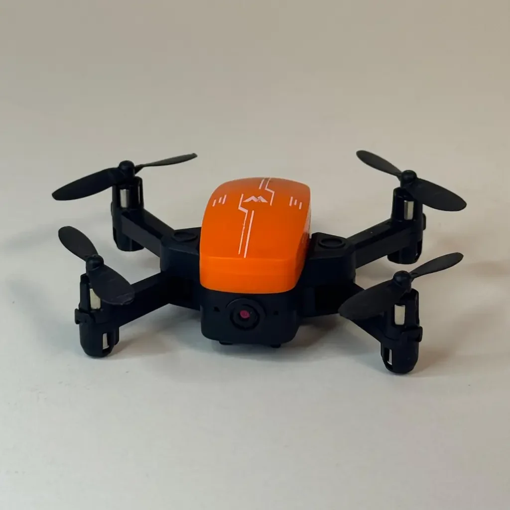 dron-mini-nano-flyer-s-foto10